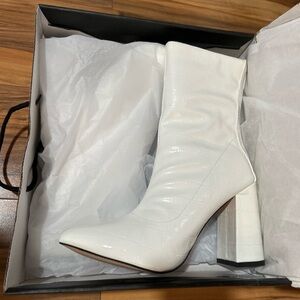 Elegant White Croc-Embossed Women's Boots